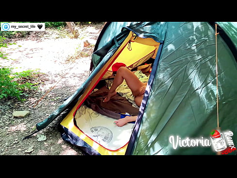 ❤️ ថតដោយកាមេរ៉ា Passionate jerk off Stranger in a tent ️❌ អាសអាភាសស្អាត នៅពួកយើង ❤